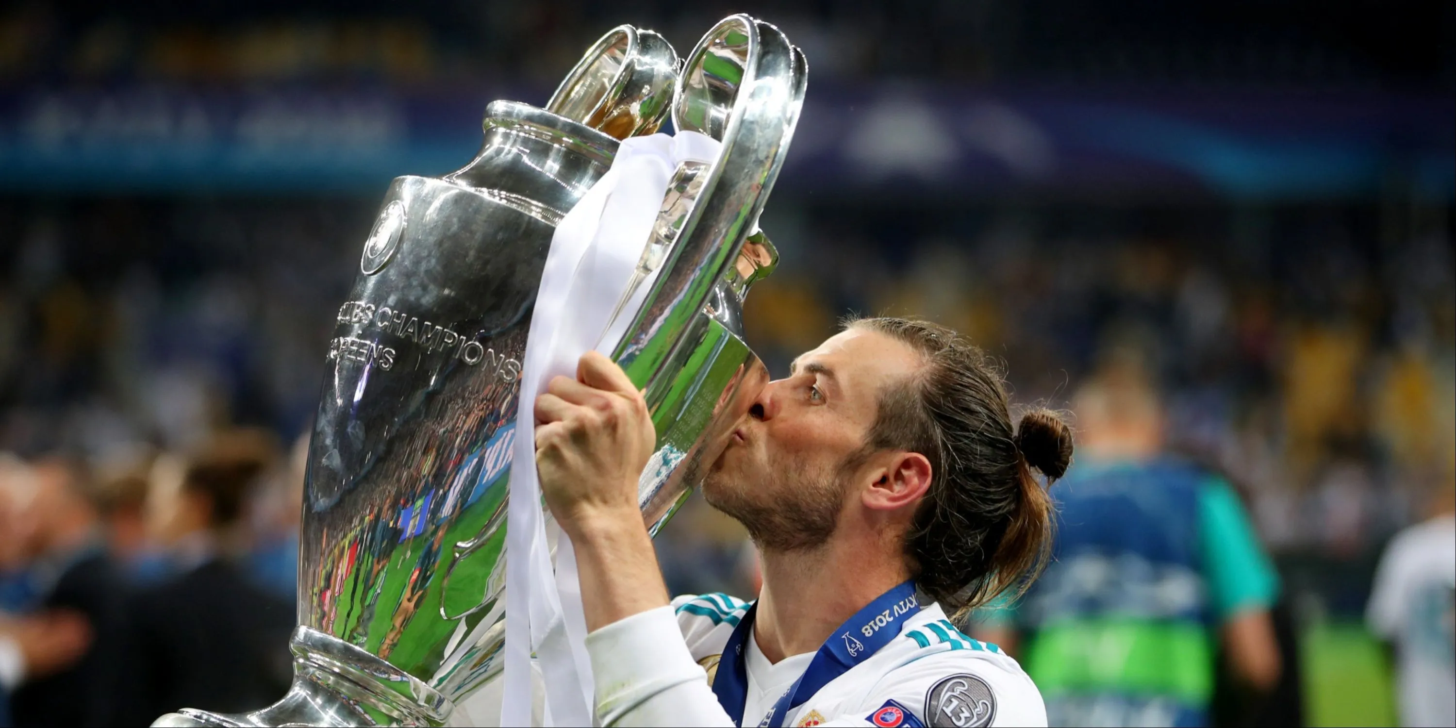 Gareth Bale và đồng đội Real Madrid ăn mừng một danh hiệu lớn