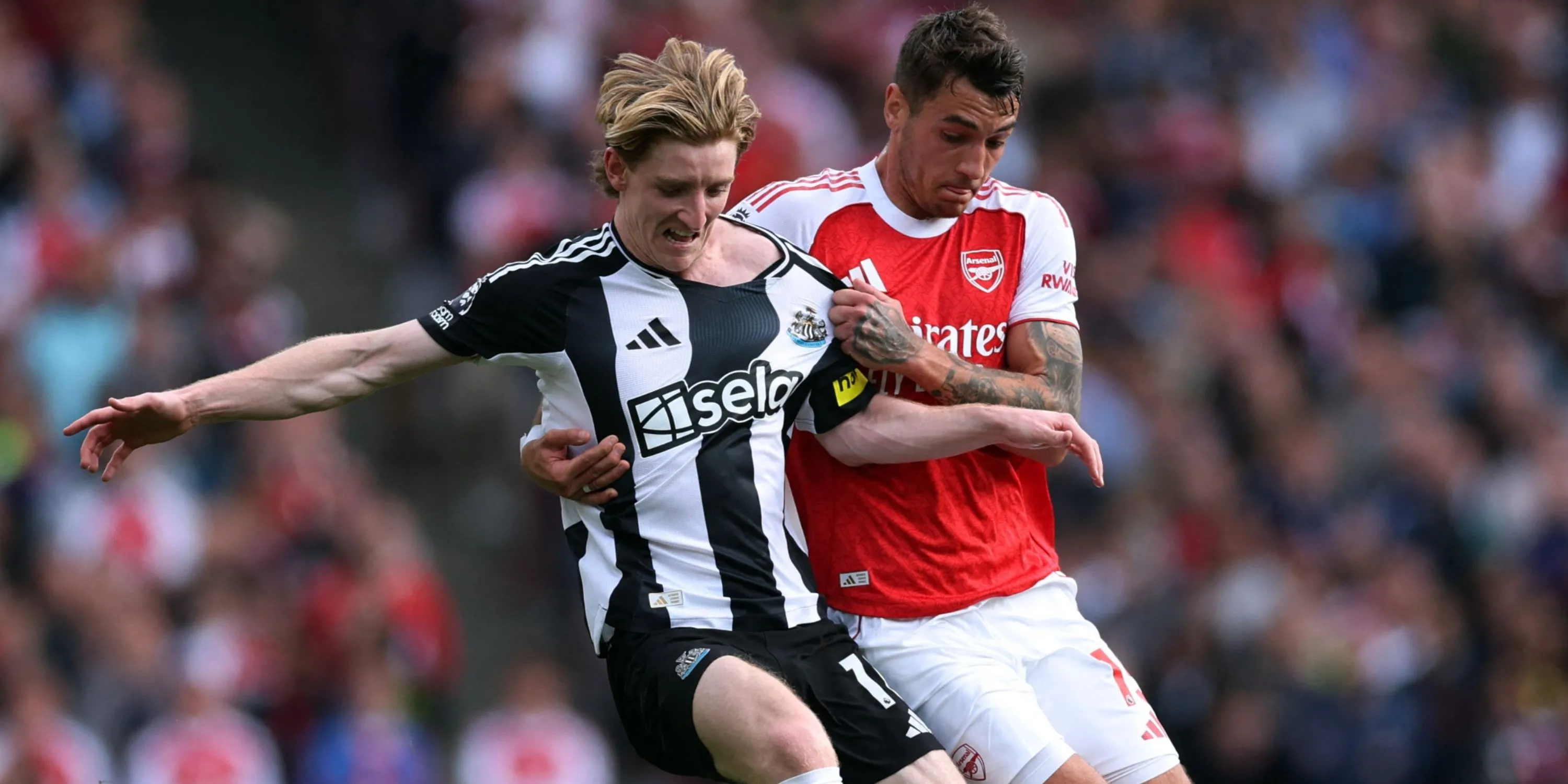 Jakub Kiwior thi đấu xuất sắc trong chiến thắng 1-0 của Arsenal trước Newcastle