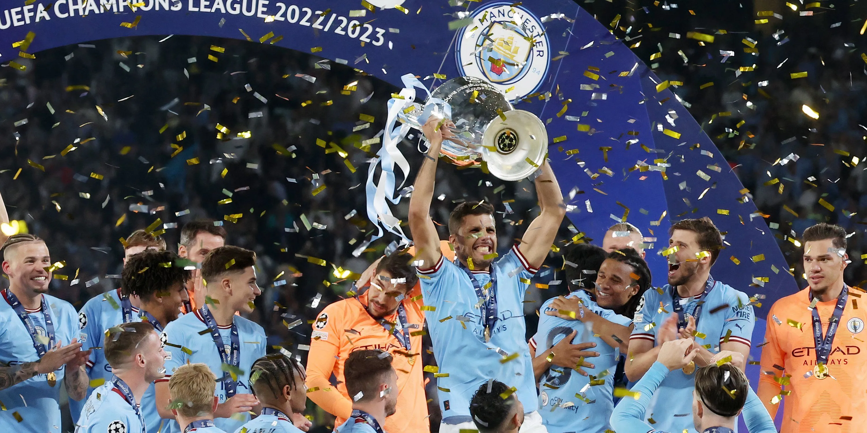Manchester City ăn mừng chức vô địch Champions League mùa giải 2022/2023, hoàn tất cú ăn ba lịch sử