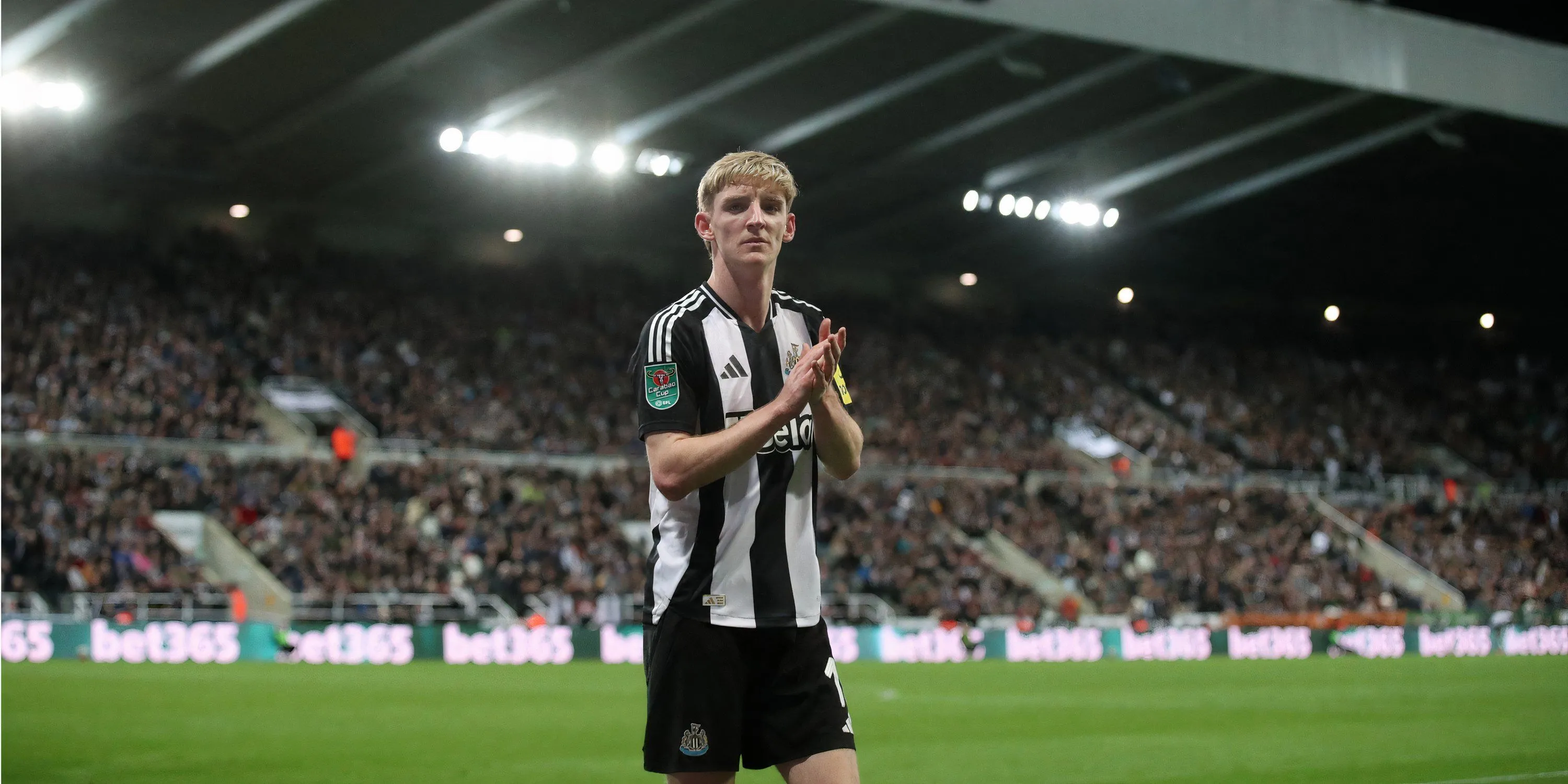 Anthony Gordon, tiền đạo cánh của Newcastle