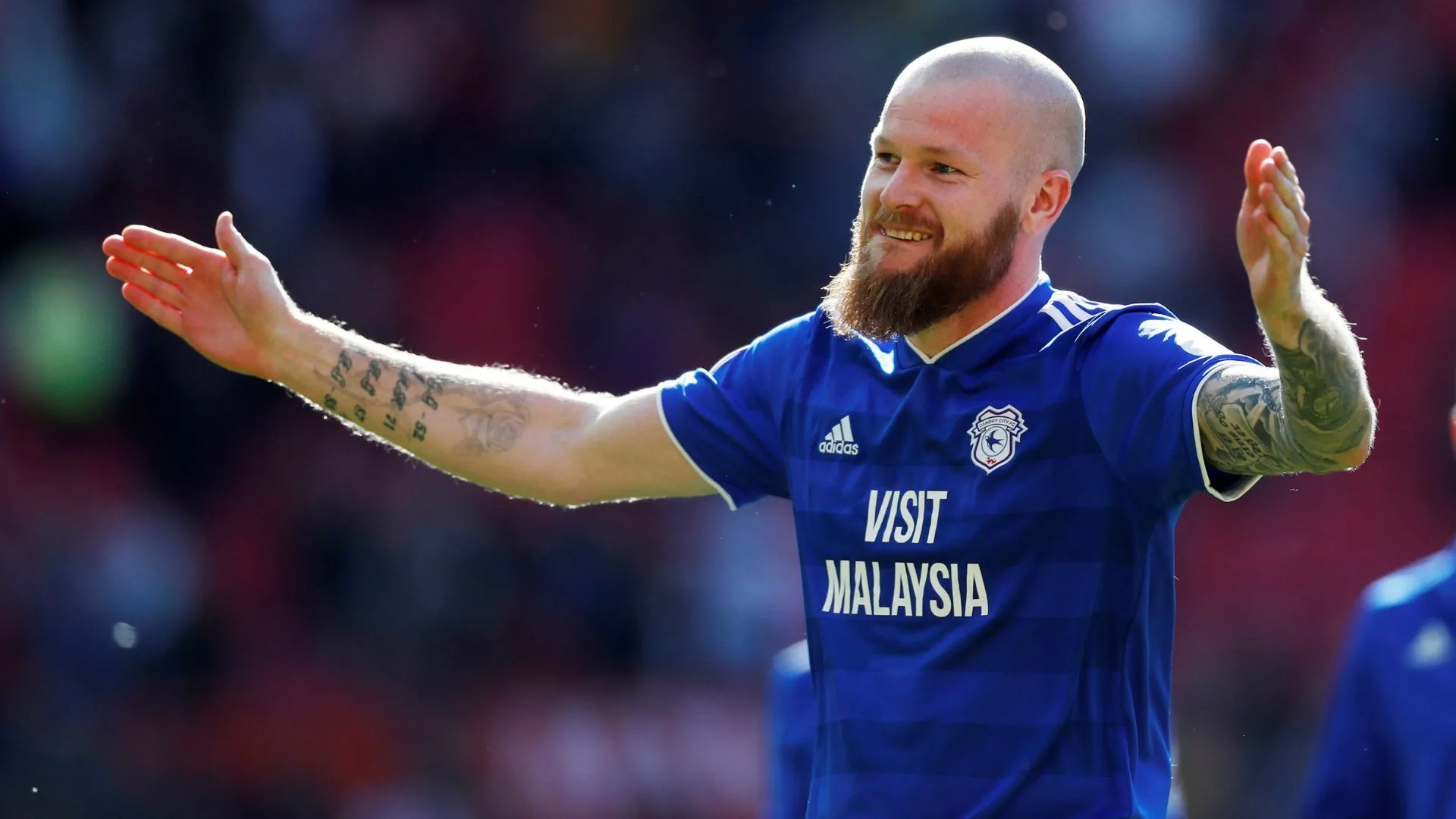 Aron Gunnarsson, cựu cầu thủ Cardiff City và đồng đội của Joe Ralls