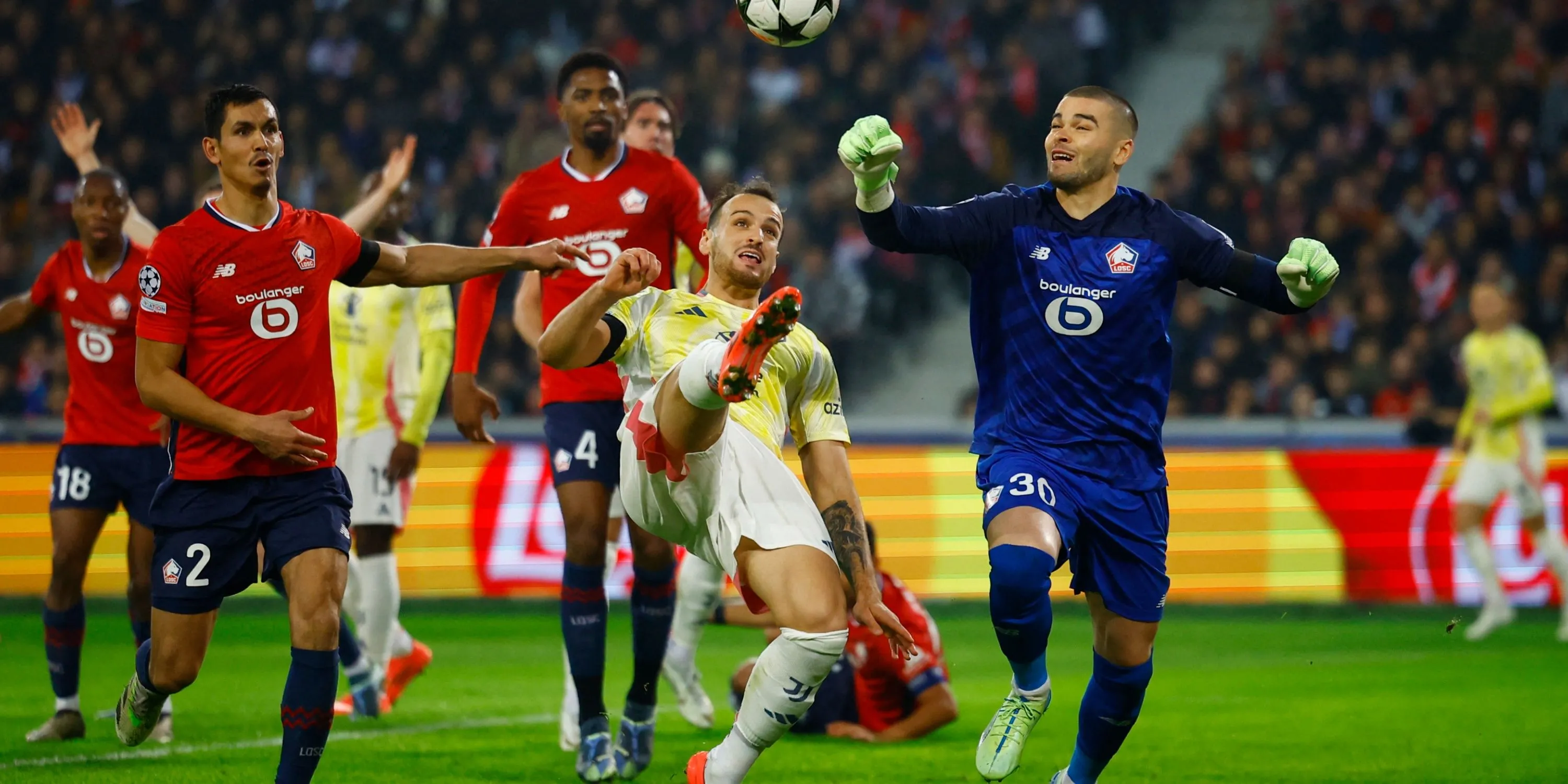 Thủ môn Lucas Chevalier thi đấu cho Lille