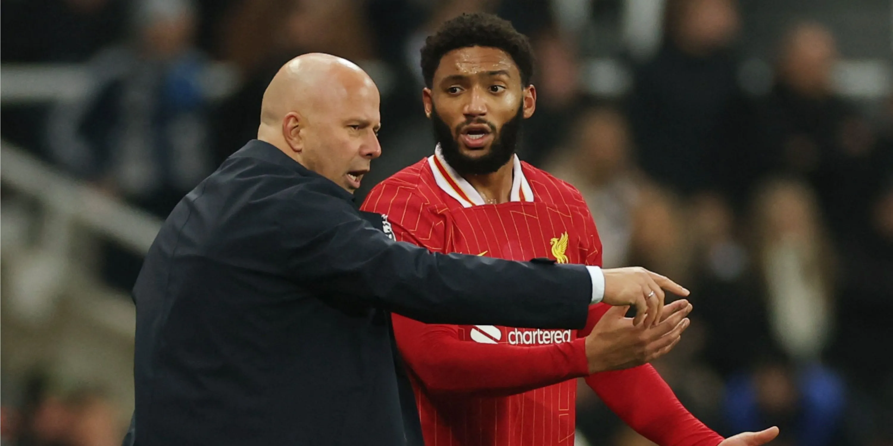 Trung vệ Joe Gomez của Liverpool thi đấu ở Premier League