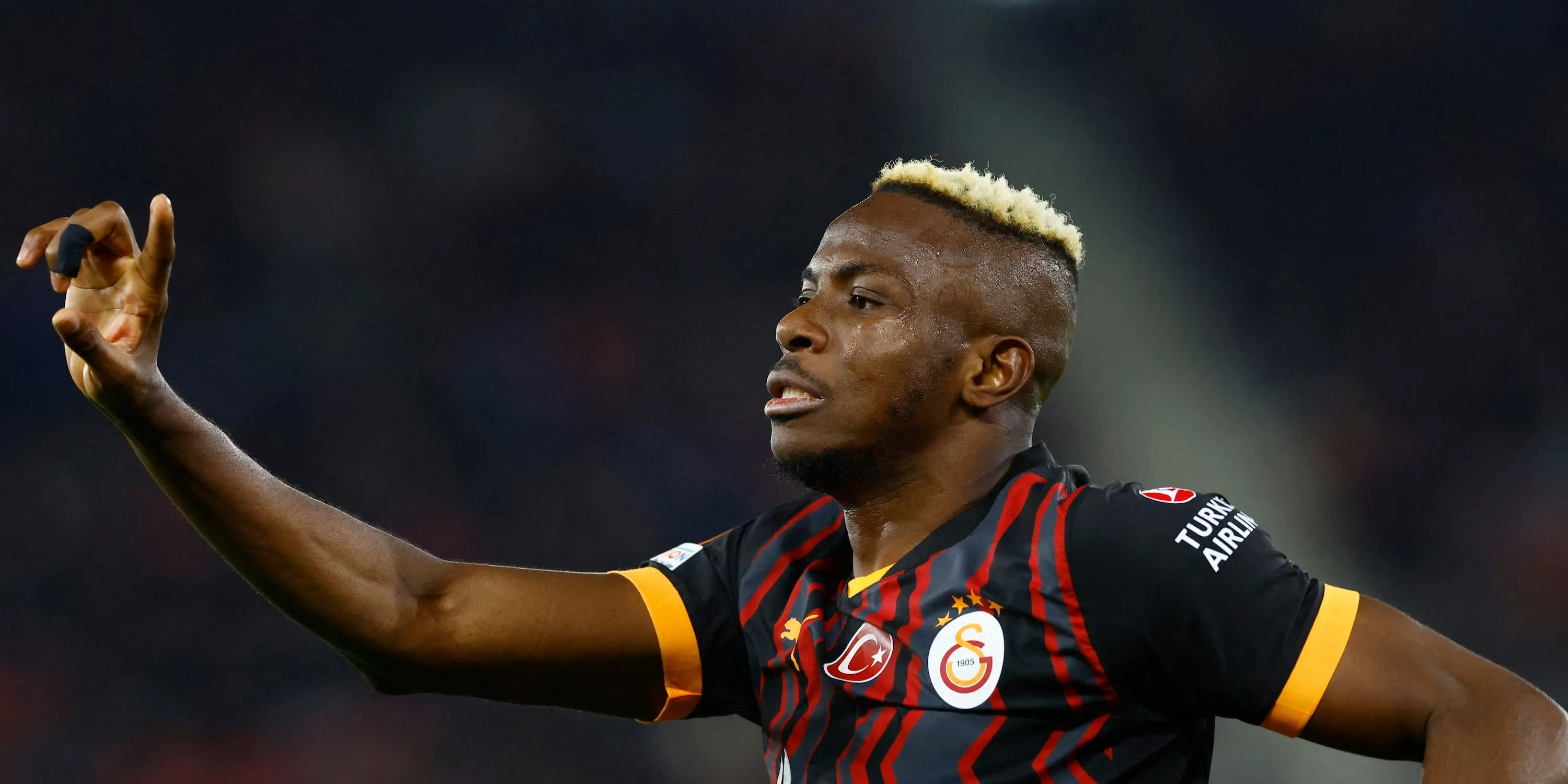 Victor Osimhen ăn mừng bàn thắng bị từ chối