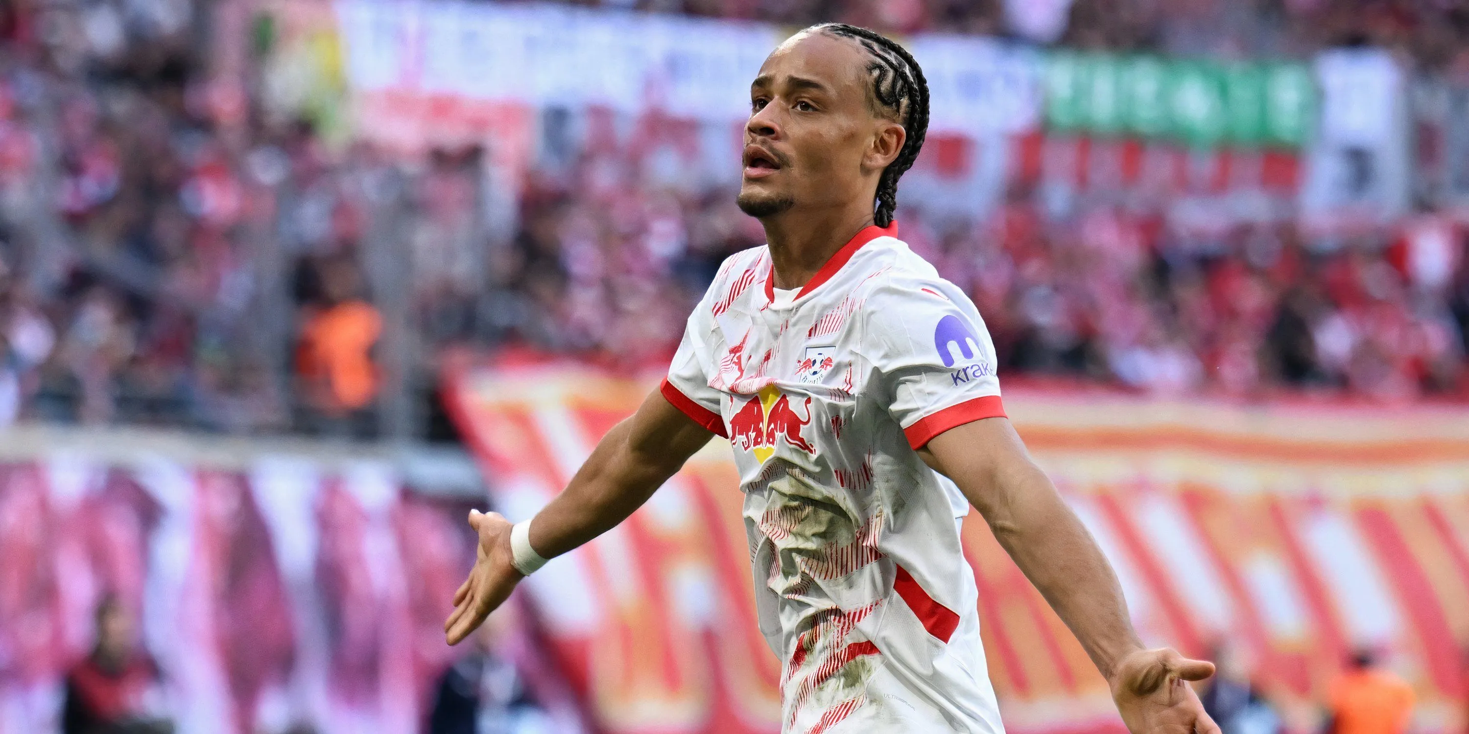 Xavi Simons ăn mừng sau khi ghi bàn cho RB Leipzig, cho thấy phong độ ấn tượng
