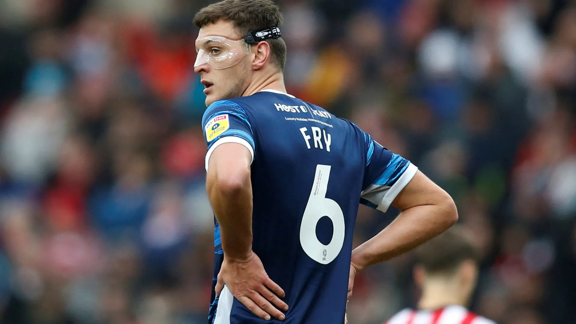 Dael Fry cầu thủ phòng ngự của Middlesbrough trên sân