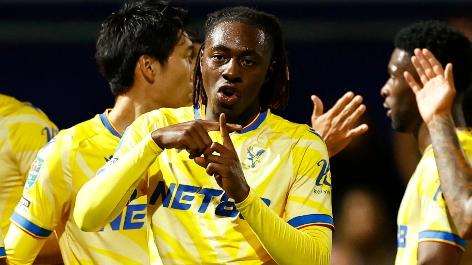 Eberechi Eze ăn mừng bàn thắng trong màu áo Crystal Palace, nơi anh trở thành trụ cột và ngôi sao Ngoại hạng Anh