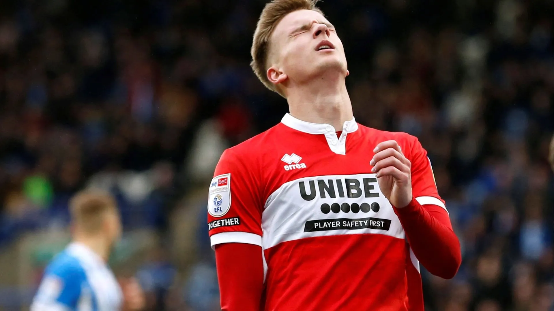 Marcus Forss tiền đạo của Middlesbrough chạy không bóng